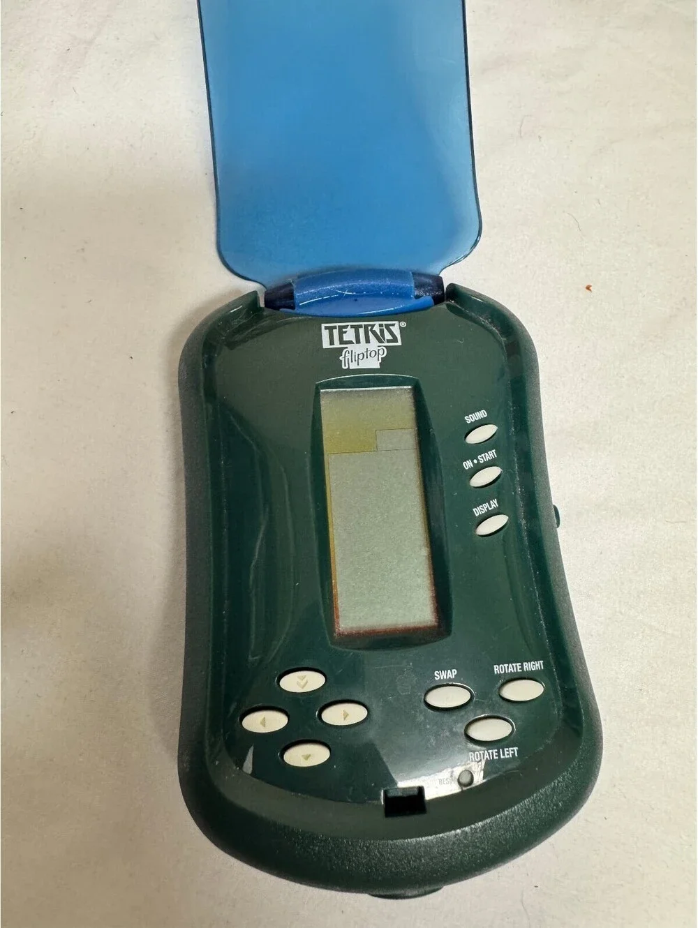 Vtg 2006 Radica Tetris FlipTop Handheld LCD Electronic Pocket Travel GameWORKING